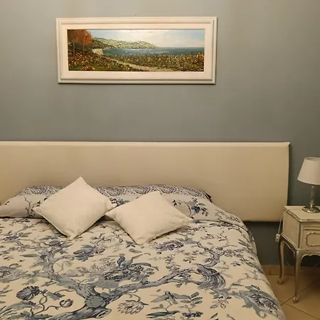 Πανσιόν Prie De Mae *